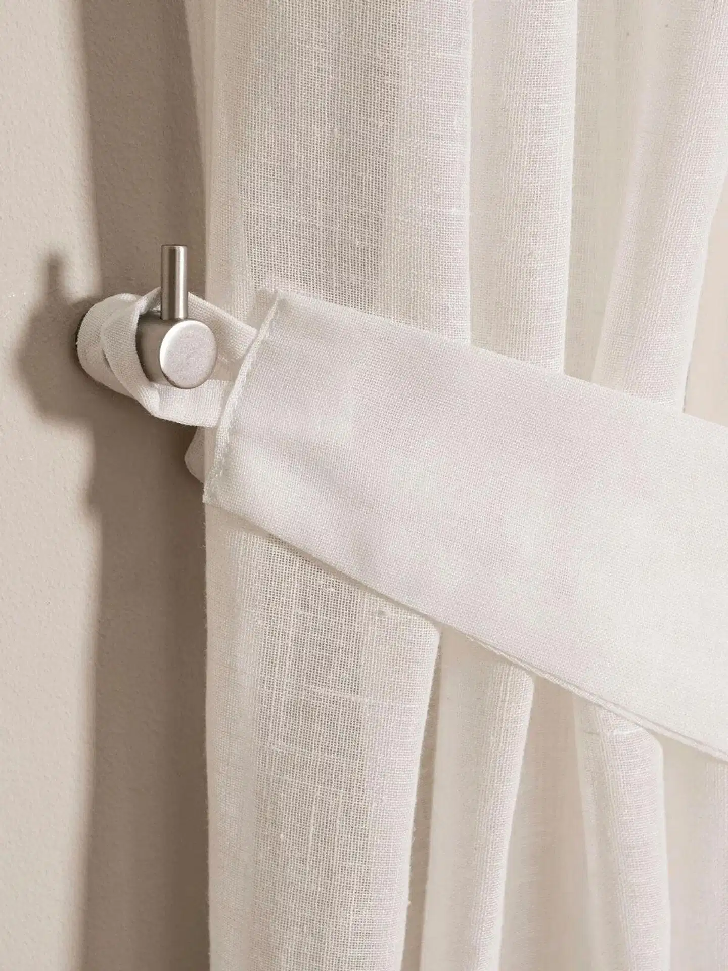 Hasta Design verhonpidikekoukku, teräs - 2