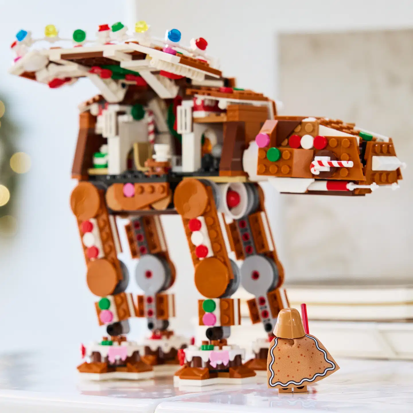 LEGO Seasons and Occasions 40806 AT-AT-talsija piparkakkuasussa - 7