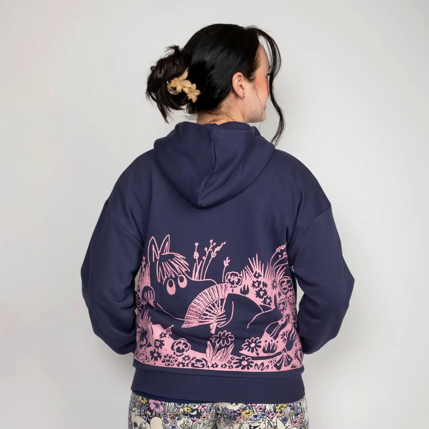 Muumi naisten huppari Senja Niiskuneiti 591502 - tummansininen - 6