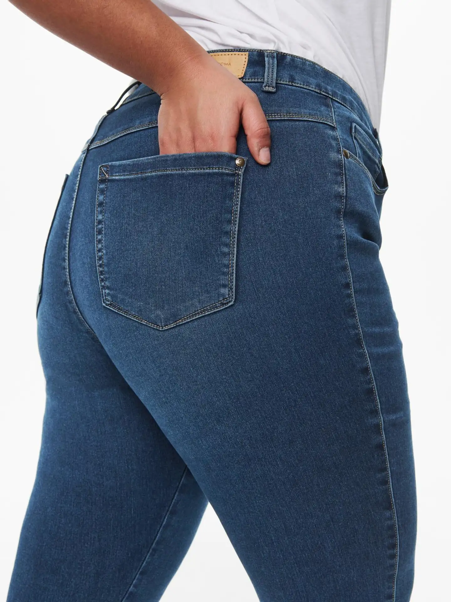 ONLY CARMAKOMA naisten korkeavyötäröiset farkut Caraugusta - Medium Blue Denim - 8