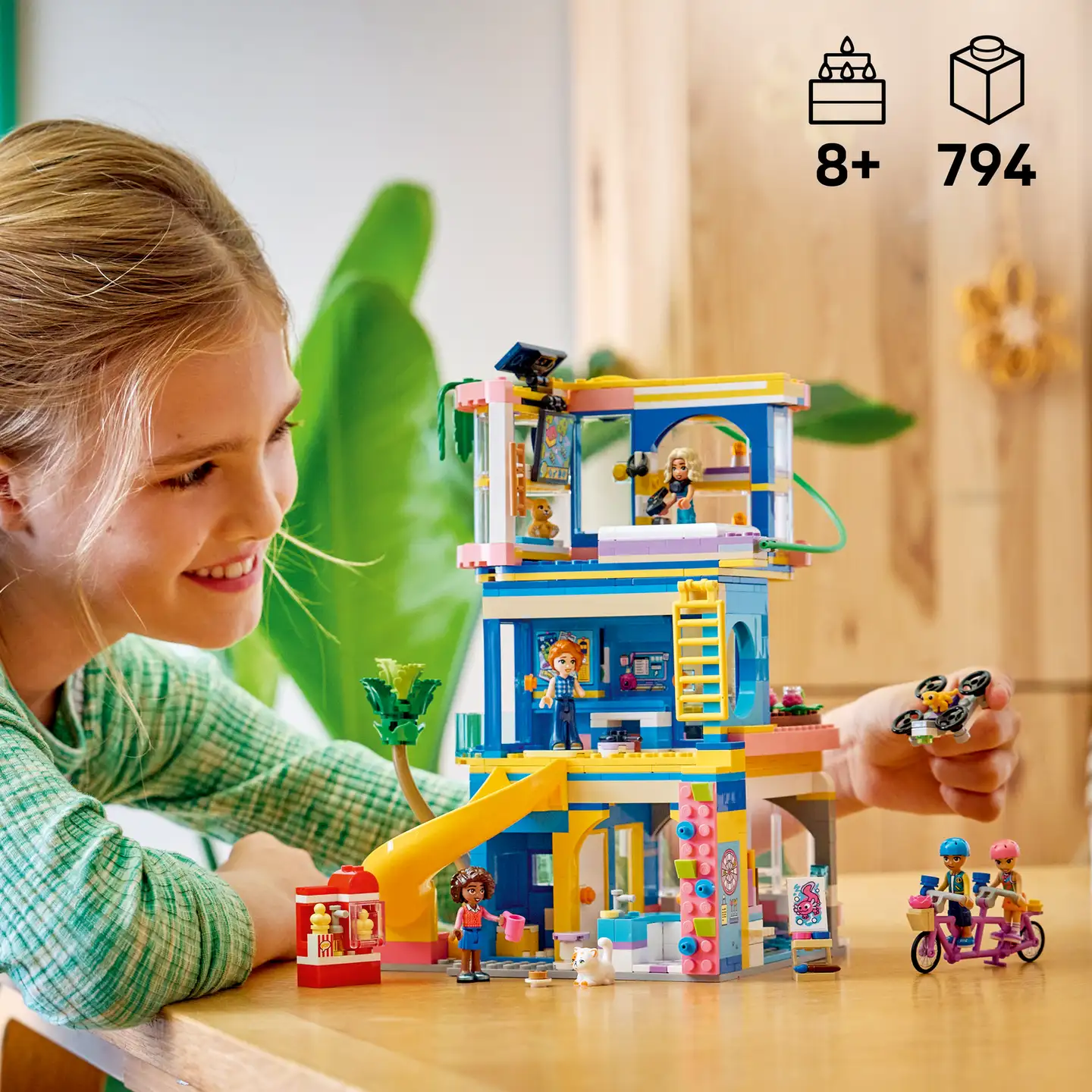 LEGO® Friends 42689 Heartlake Cityn ystävysten kerhotalo - 6