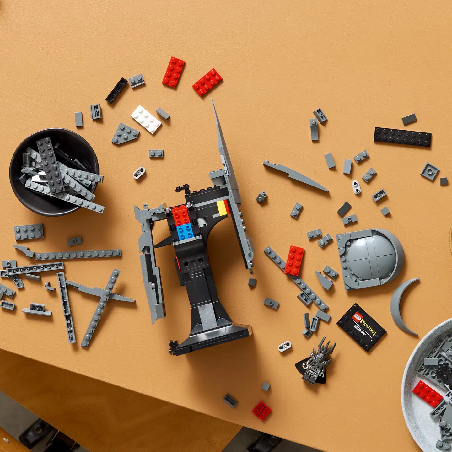 LEGO® Icons 11373 Taru sormusten herrasta: Sauronin kypärä - 8