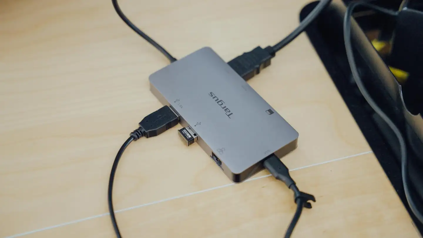 USB-C monitoimiasema, HDMI 4K  100W - 6