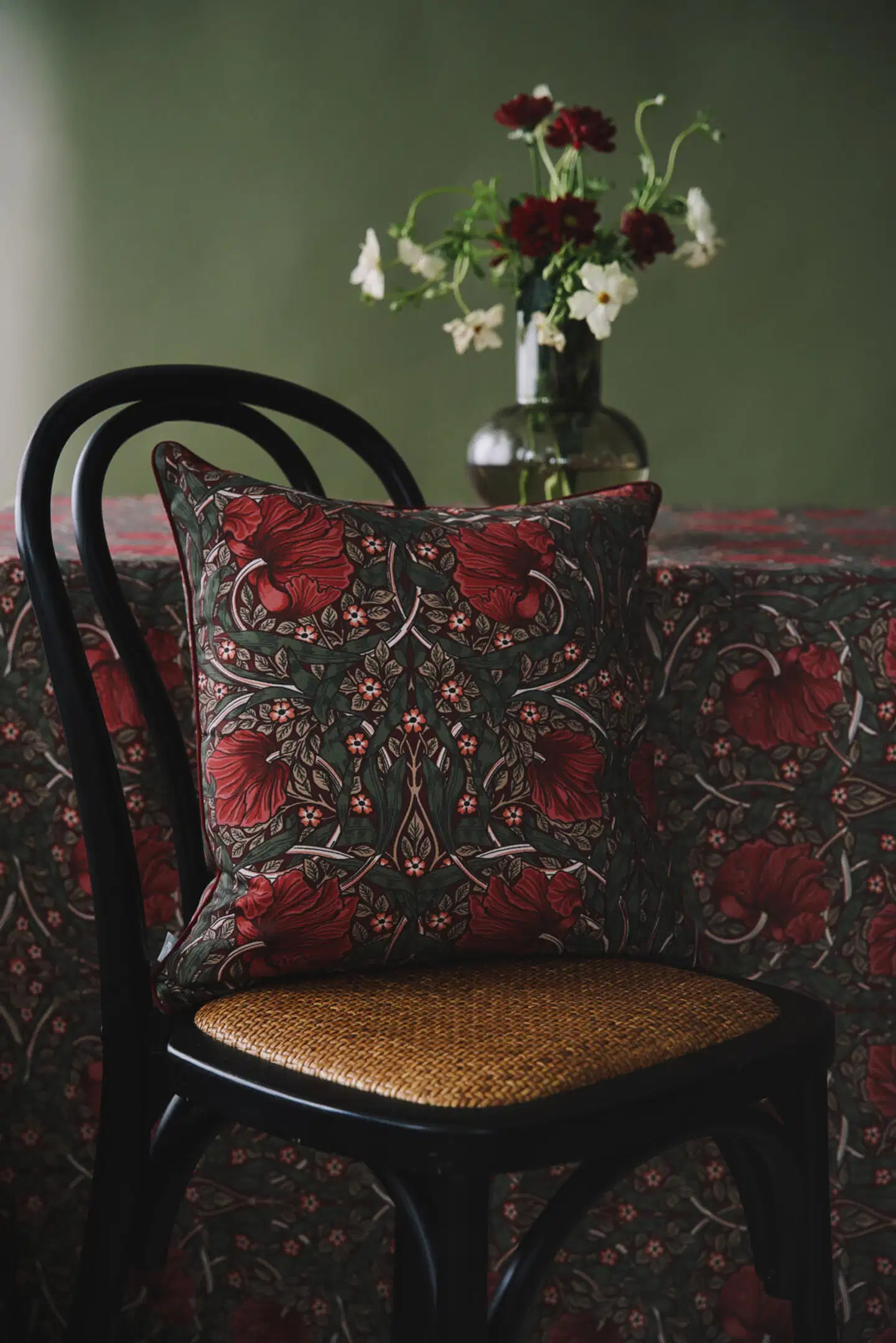 William Morris Tyynynpäällinen Pimpernel punainen 45x45cm - 2