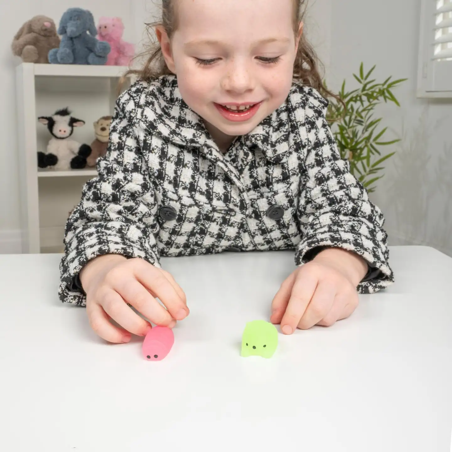 Squish Meez Pimeässä Hohtava Fidgethahmo - 3