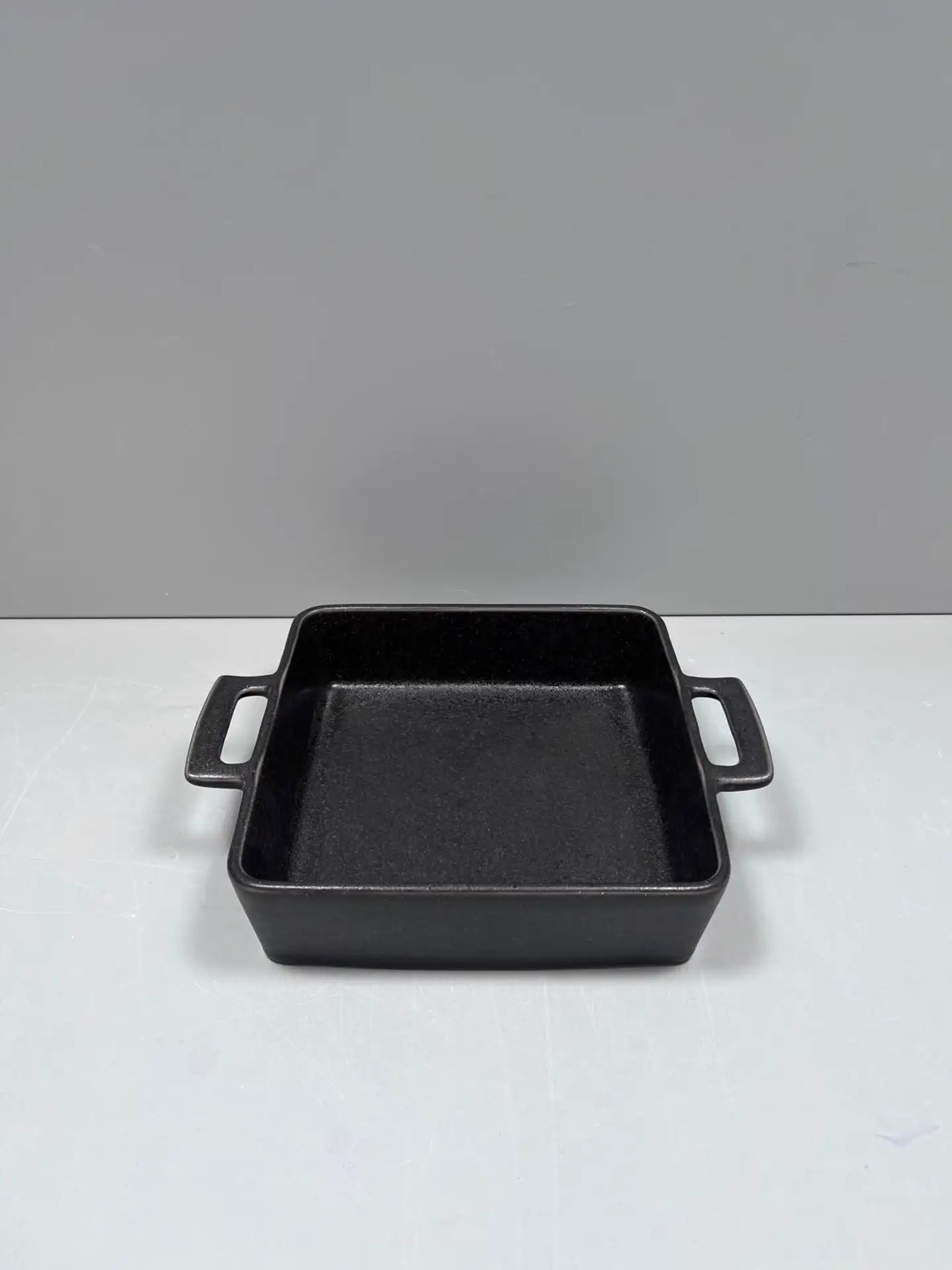 Cerutil paistovuoka 24x20x6 cm musta