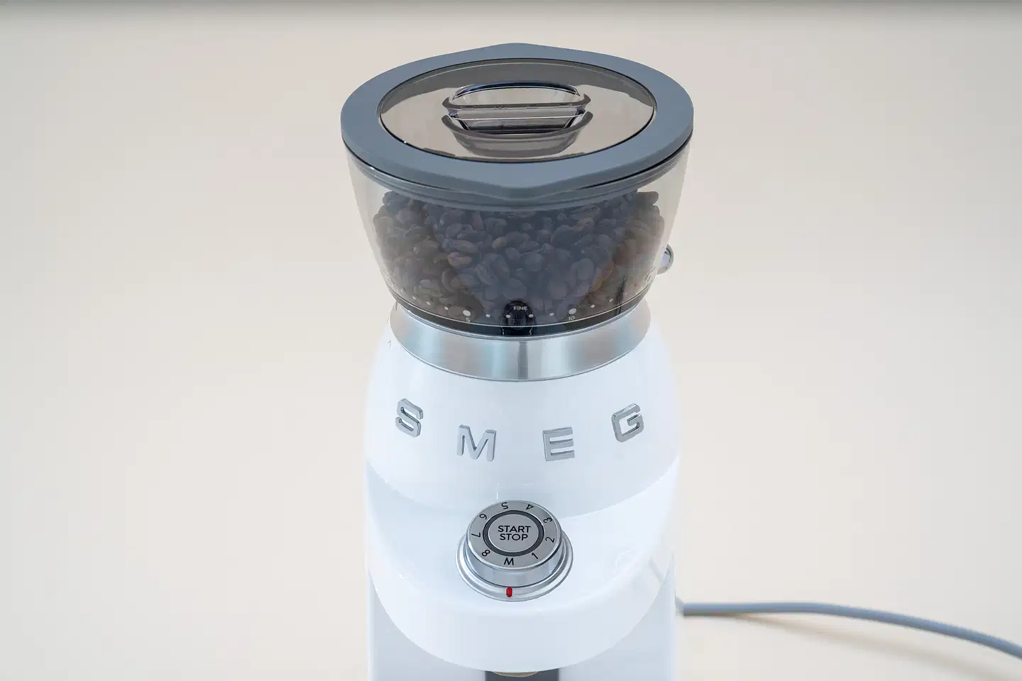 Smeg kahvimylly CGF03WHEU valkoinen - 9