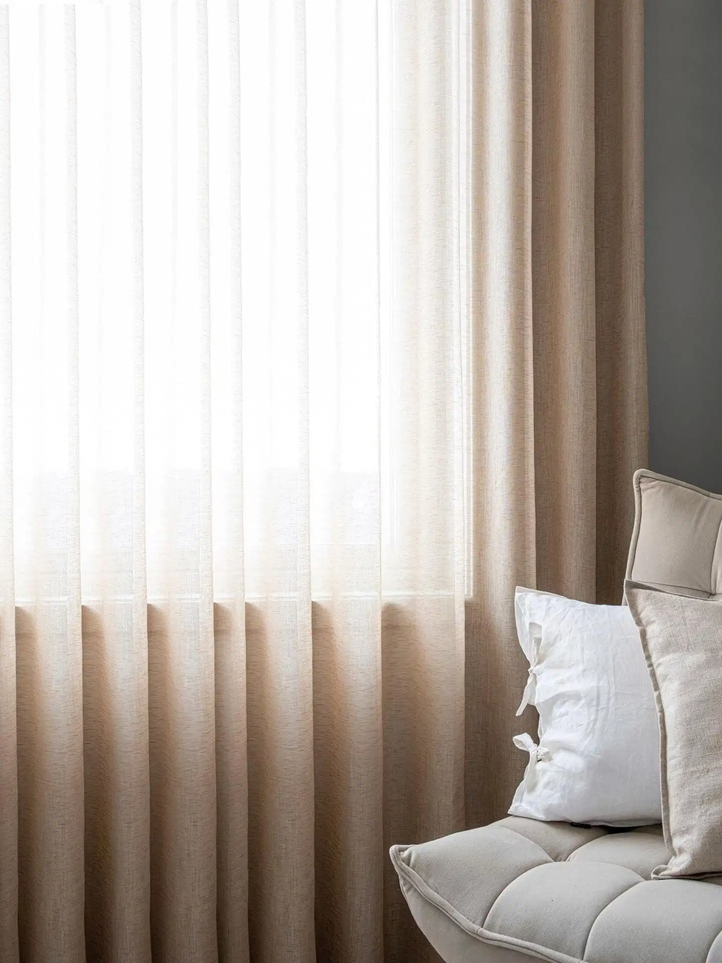 Hasta Skimra XL valoa suodattava läpikuultava verho, beige - 3