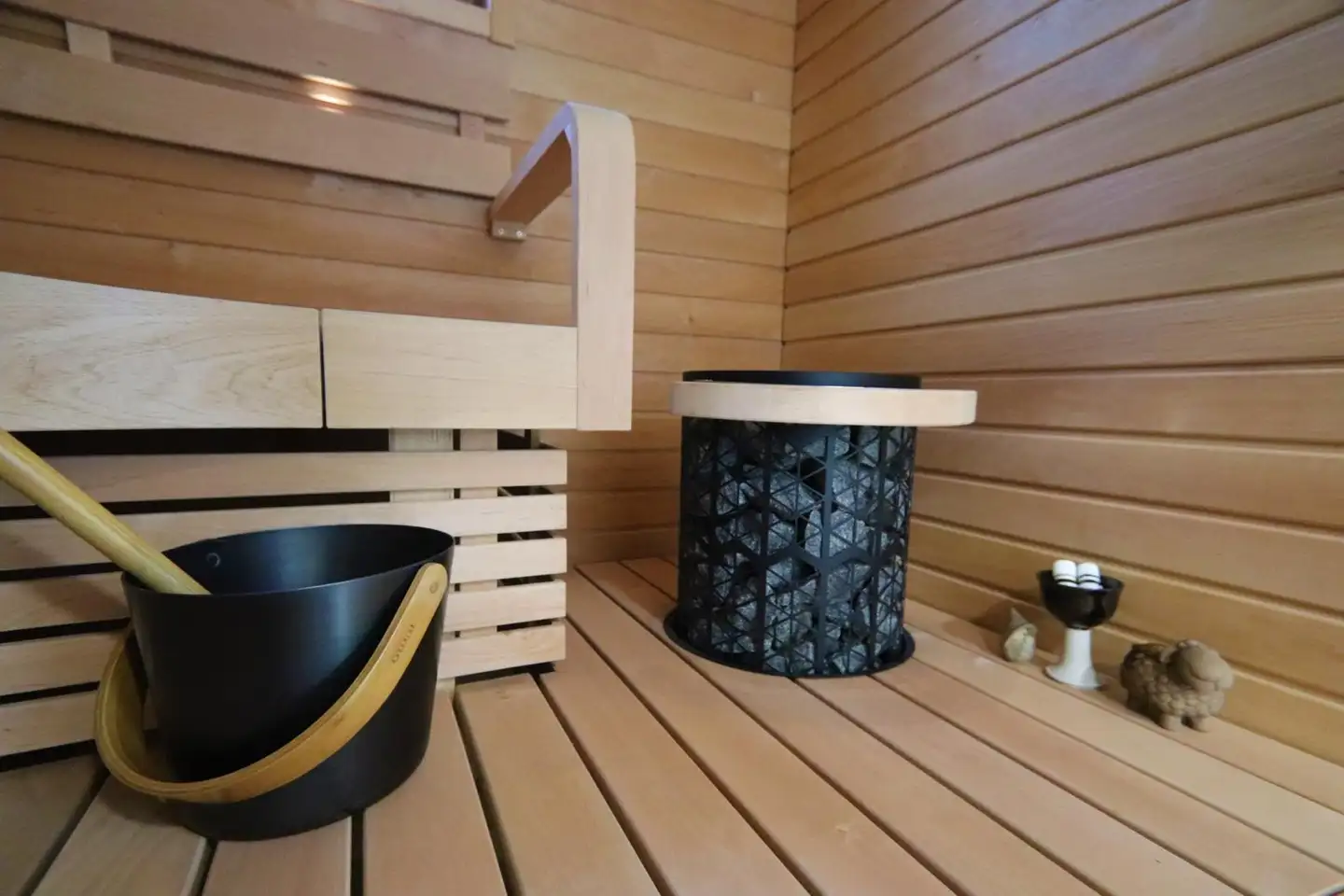 Mondex sähkökiuas Kaira E2W 6,6 kW musta, sisältää WiFi - 4