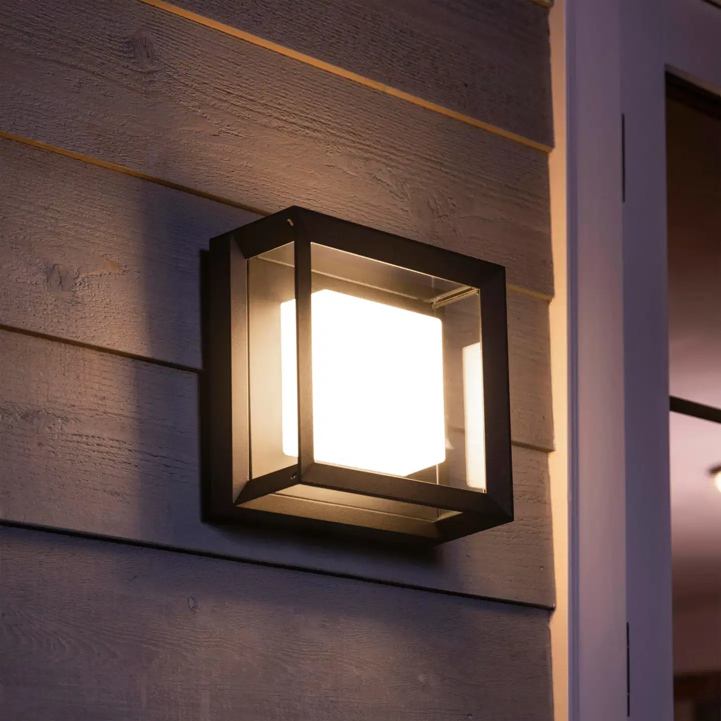 Philips Hue Econic -seinävalaisin ulkokäyttöön 15W 2000-6500K 1140LM säädettävä - 5