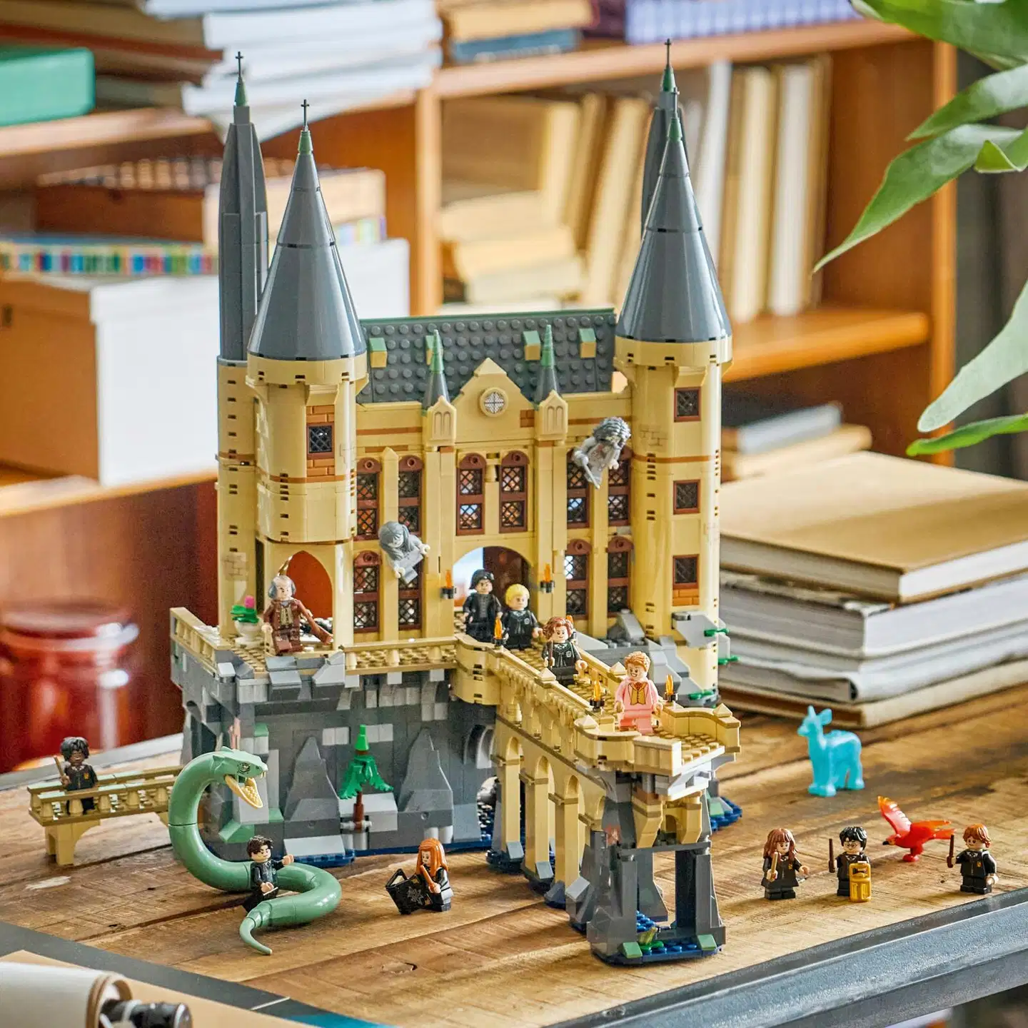 LEGO® Harry Potter TM 76473 Tylypahkan linna: Itäsiipi - 10