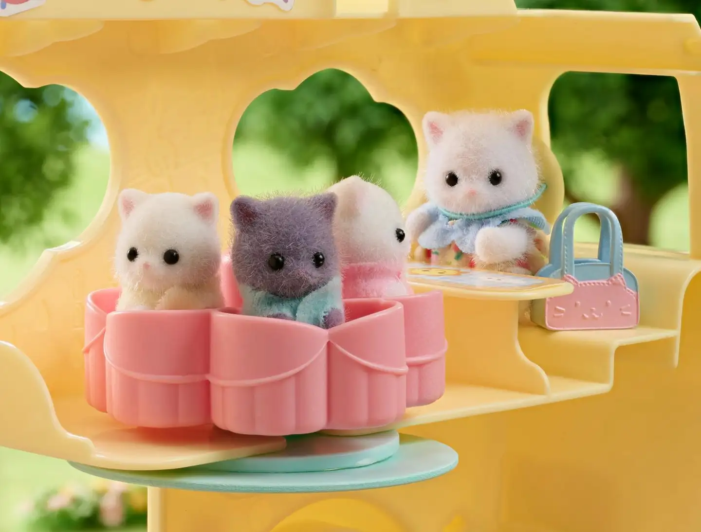 Sylvanian Families 3-krs bussi leikkipuistolla - 7