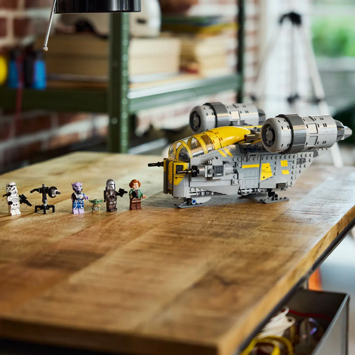 LEGO® Star Wars TM 75447 Razor Crest™ - 10