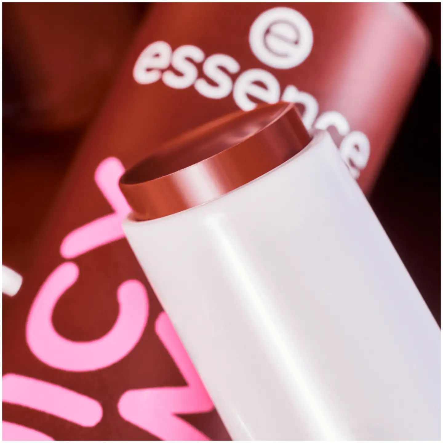 essence JUICY BOMB glossy butter balm 05 Choco-lot To Handle 2.5 g - 8
