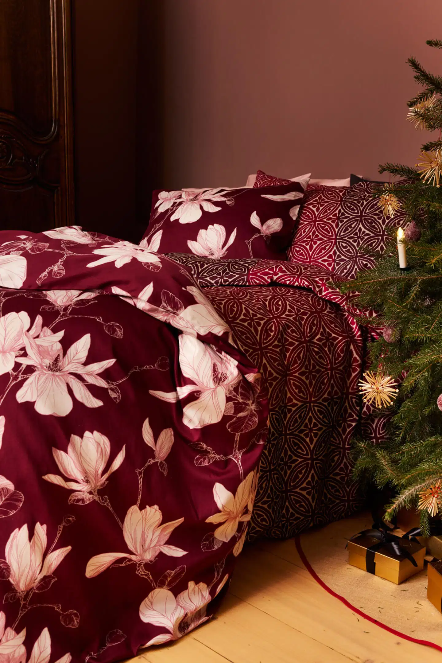 Finlayson satiini pussilakanasetti Magnolia  150X210+50x60  viininpunainen-roosa - 4