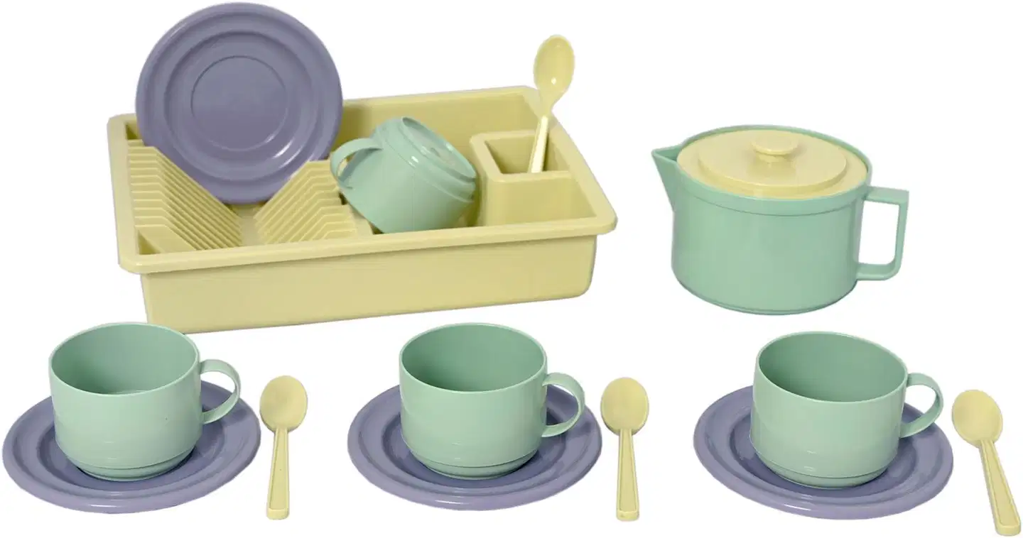 Plasto kahviastiasto neljälle. I'm Green, 15 osaa, biomuovia, valmistettu sokeriruo'sta