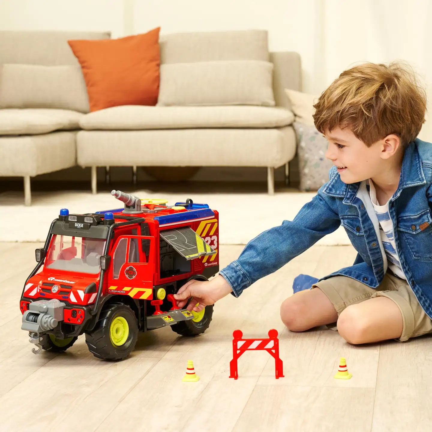 Dickie Toys Unimog U530 Paloauto valoin ja äänin - 8