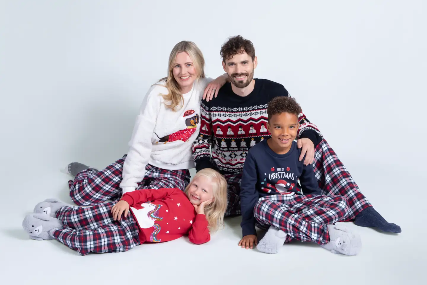 Ronald naisten väljä joulufleece jouluisella koira koristelulla - Off white - 10