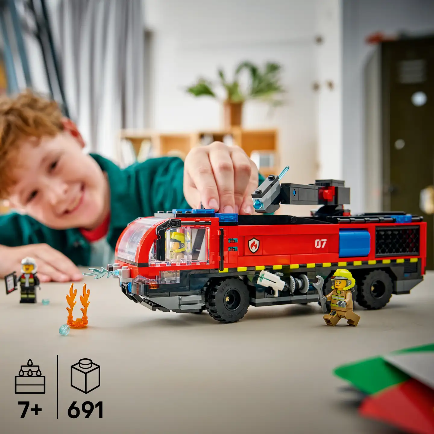 LEGO® City Fire 60499 Lentokentän paloauto - 7