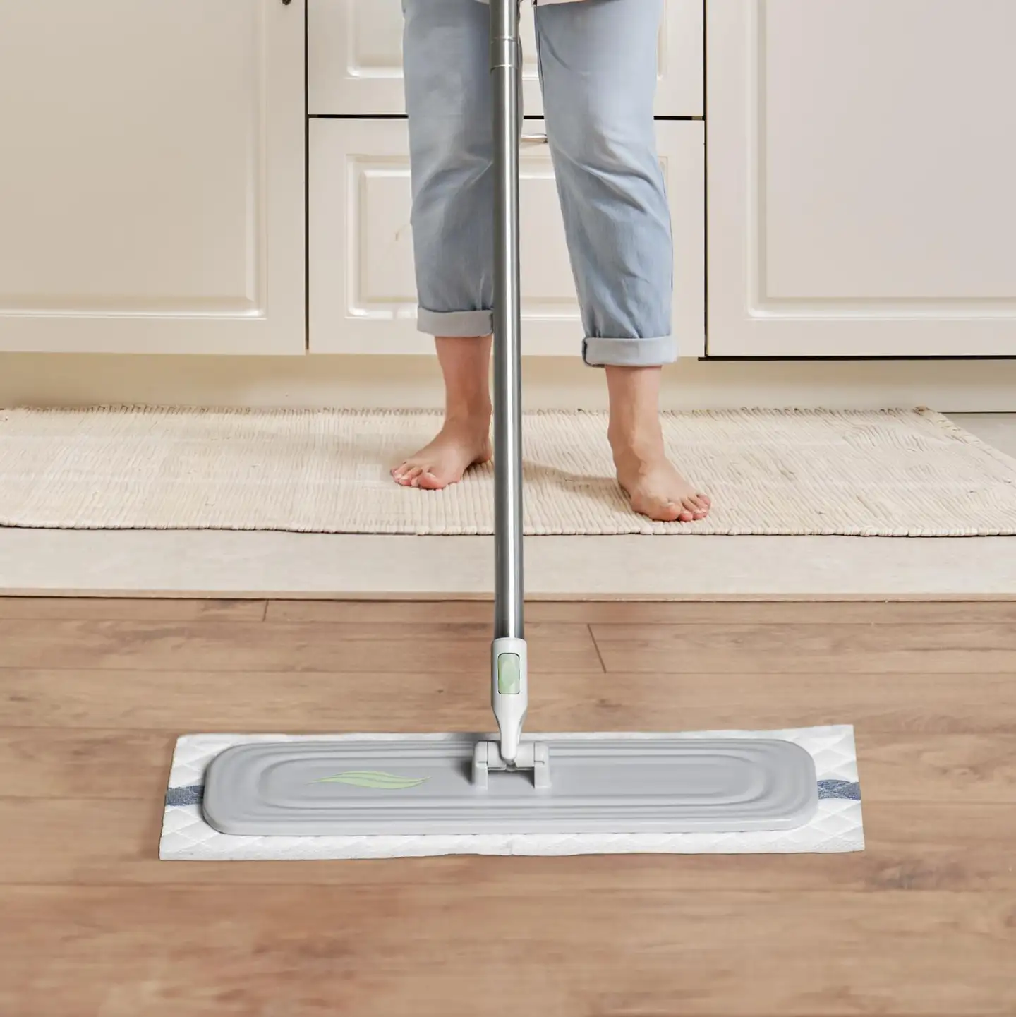 Streamy Lattiamoppi Kit, 1 kpl teleskooppikahva, 1 kpl Multi mopframe
3 kpl Kuiva liina, 5 kpl Märkä liina - 10