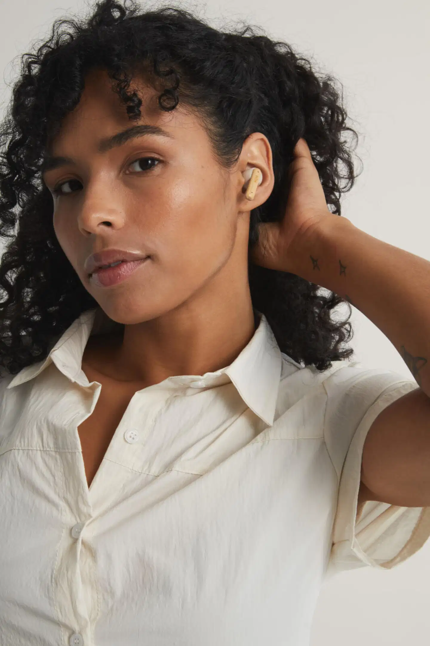 House of Marley langattomat nappikuulokkeet Little Bird, beige/puu - 4