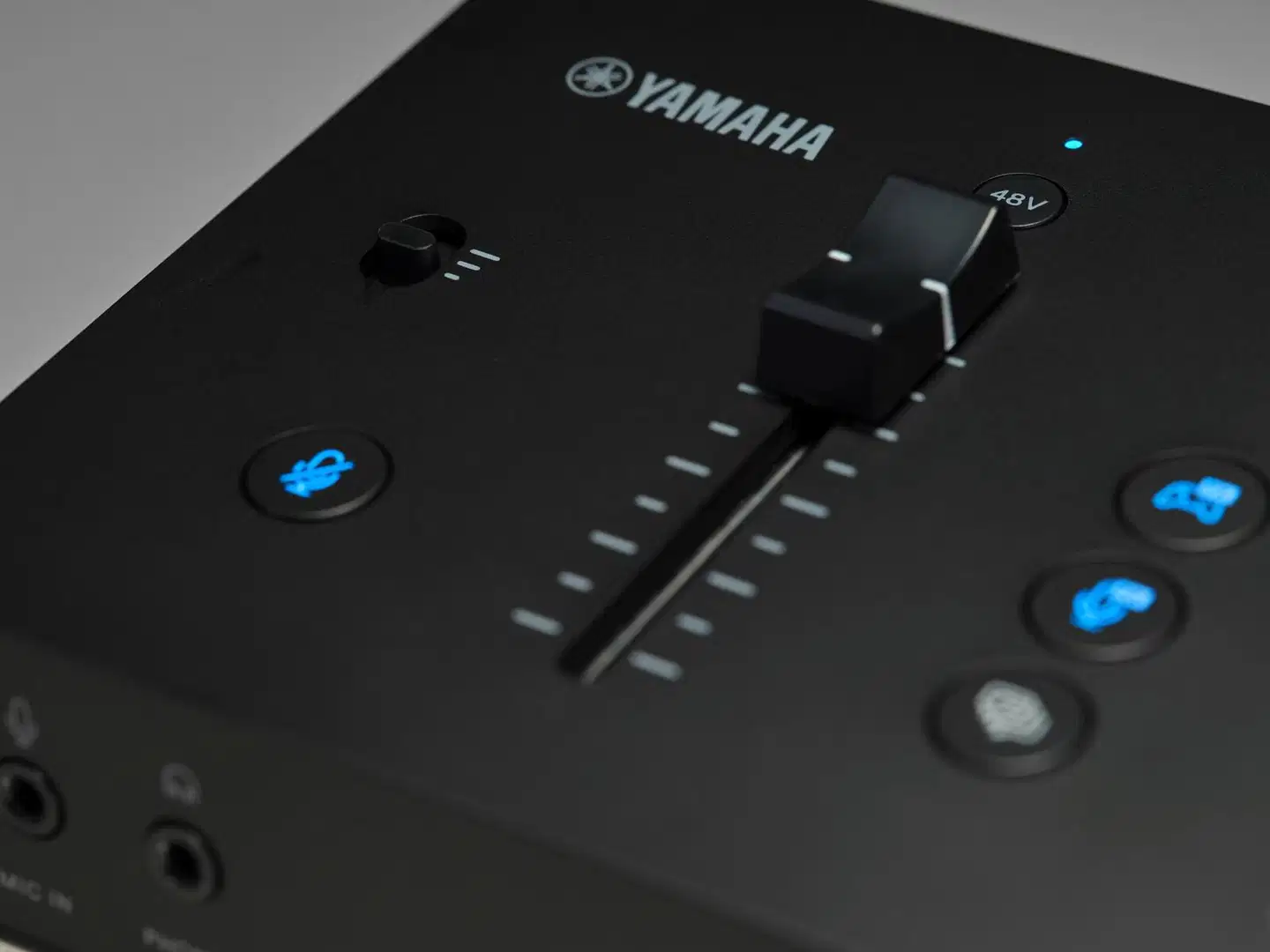 Yamaha Pelimikseri ZG02 - 8