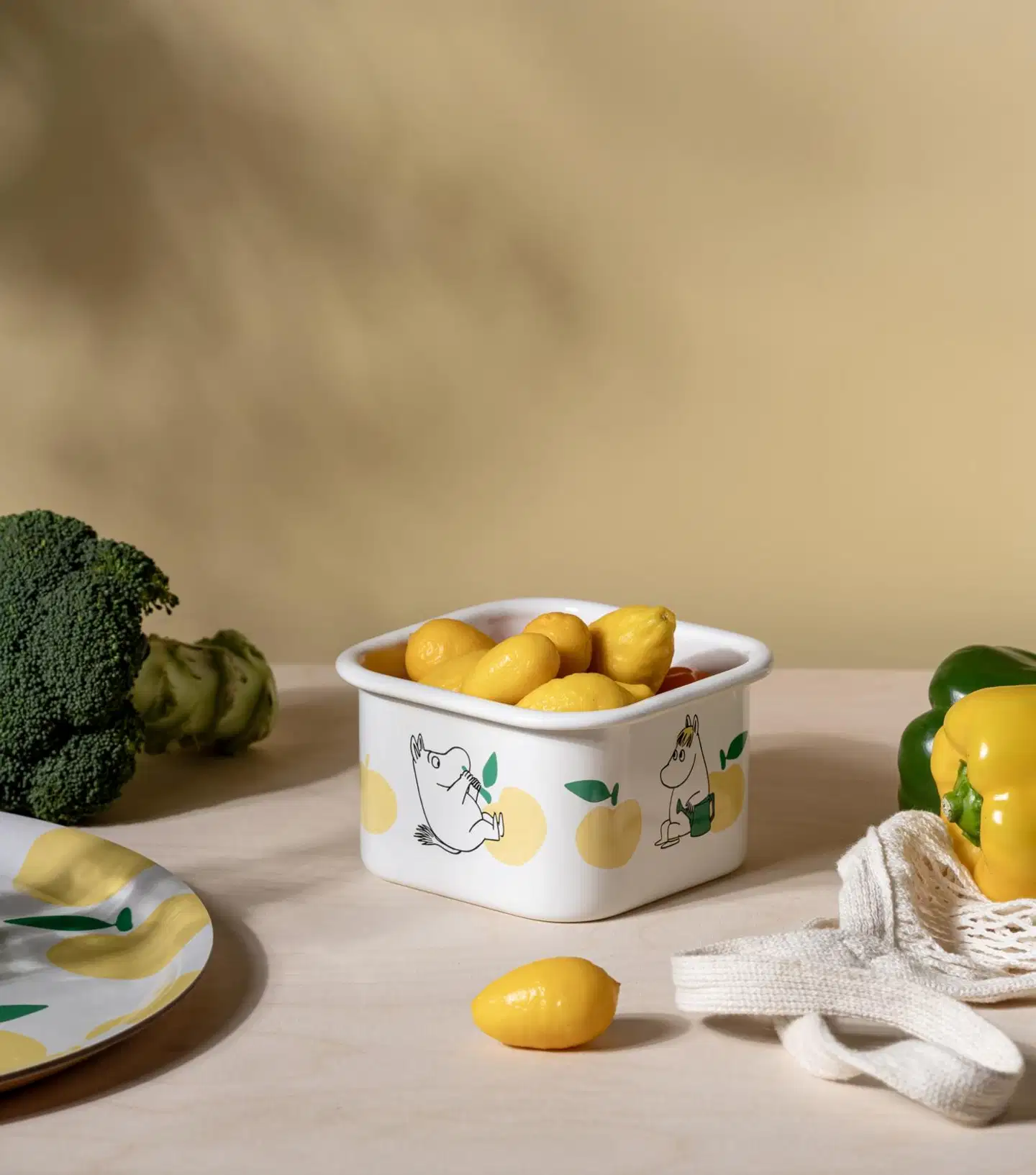 Muurla kannellinen emalipurkki Muumi Iloiset omput 1 l - 4