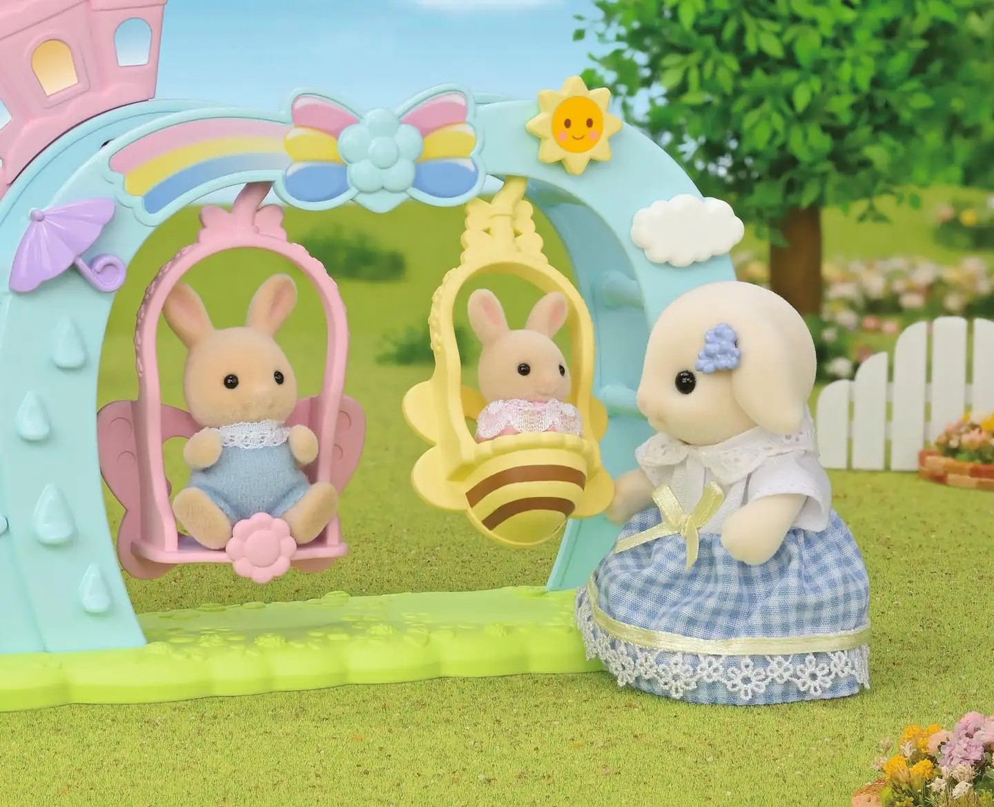 Sylvanian Families Keinu-  ja liukumäkisetti - 4