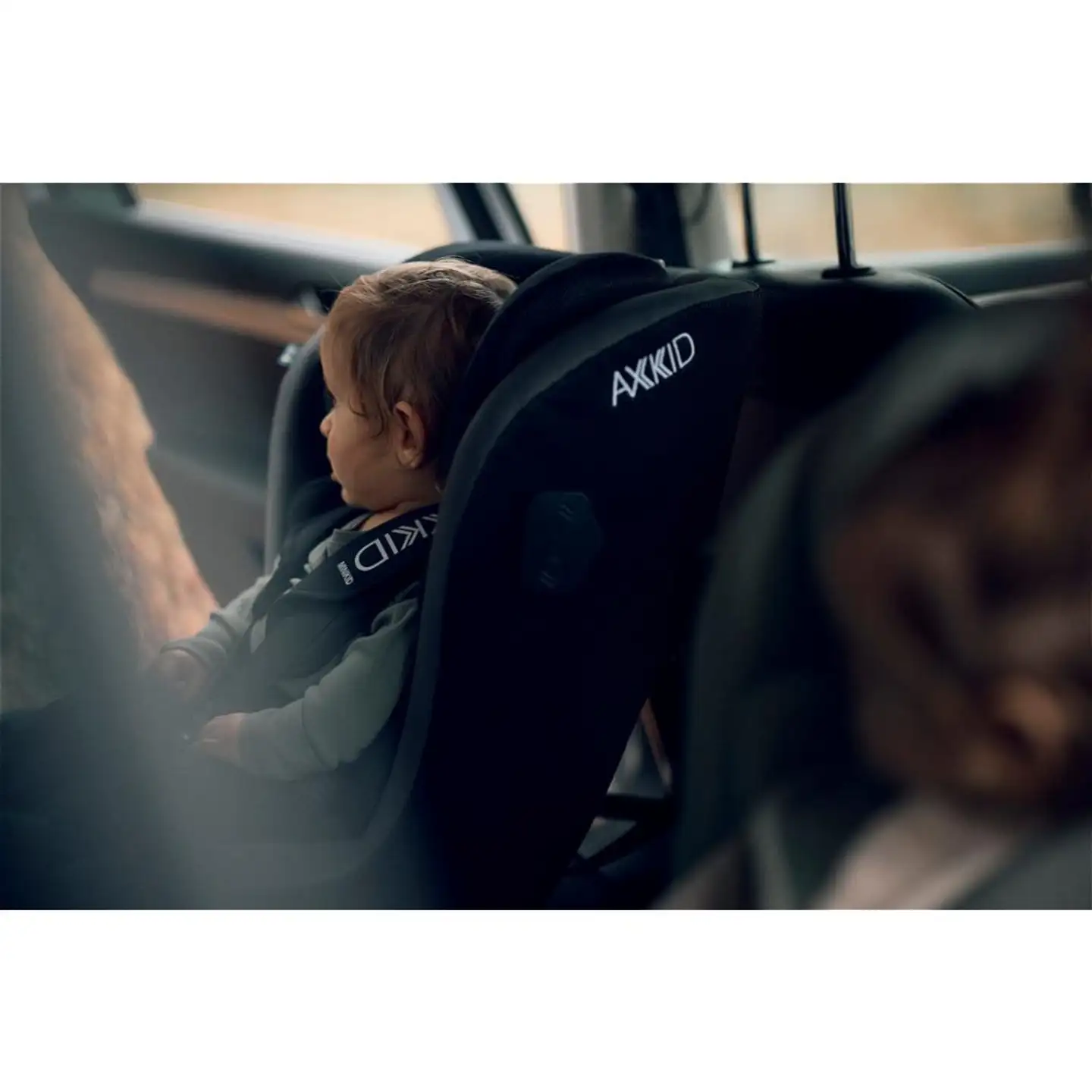 Axkid Minikid 4 PRO turvaistuin Coastal Strom Black - 9