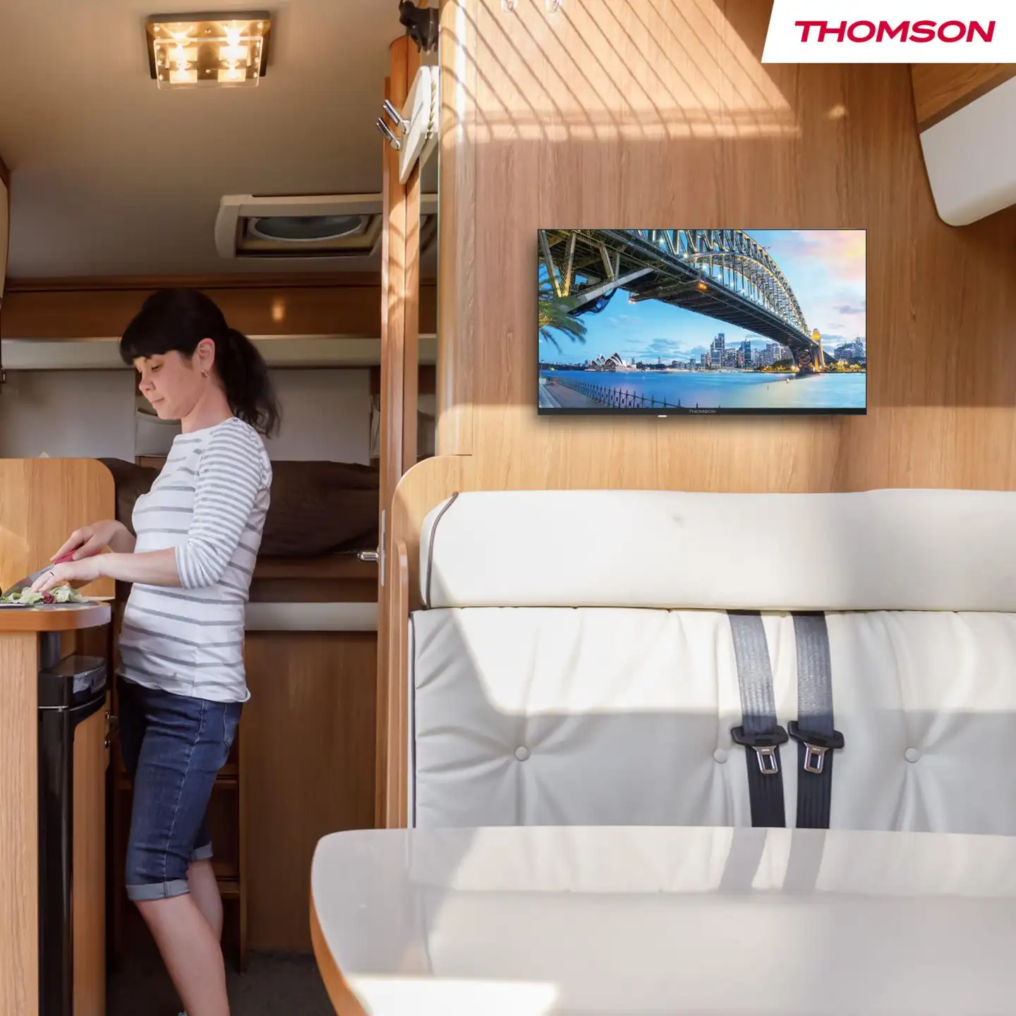 Thomson 24" HD Ready Smart LED TV 24HG2S15C mukana 12V virta-adapteri - 7