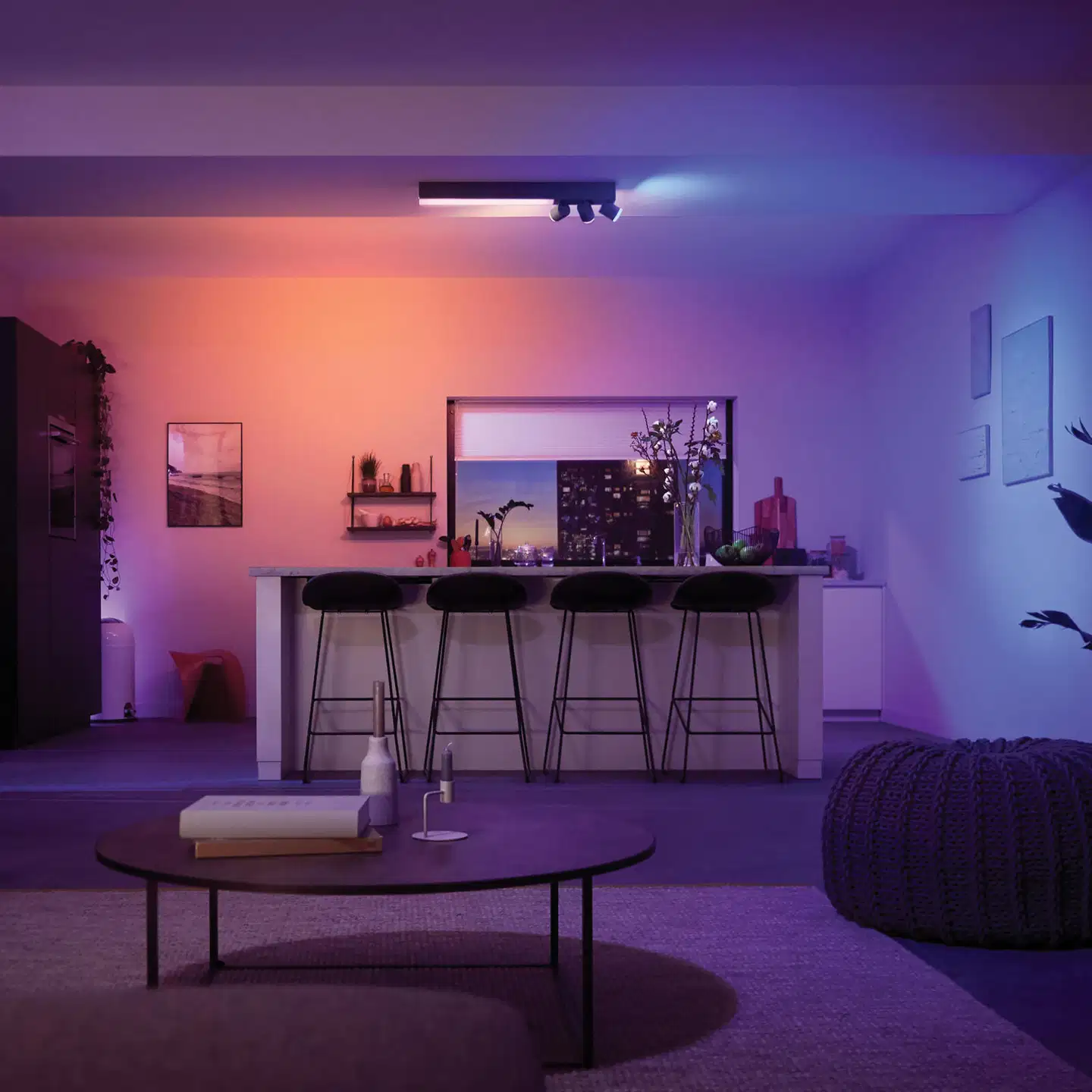 Philips Hue Centris -kattovalaisin kolmella kohdevalolla 36W 2000-6500K 3700LM musta - 6