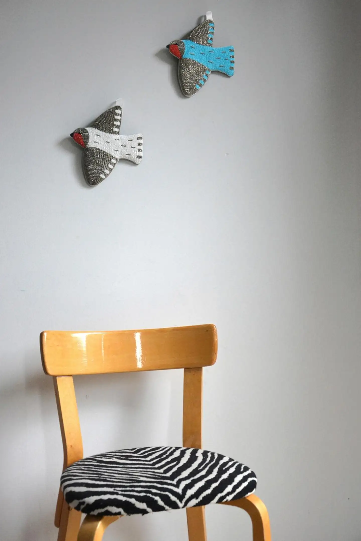 MUM’s USKO designlintu-seinäkoriste, lentää vasemmalle - 3