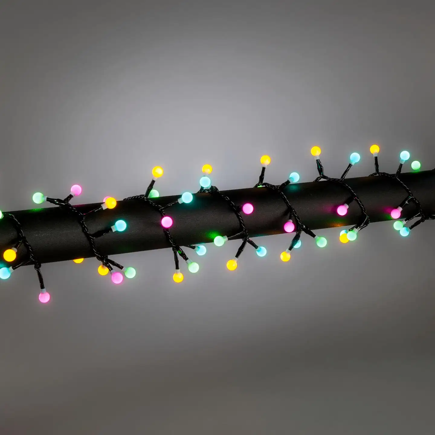 Konstsmide Valosarja 3678-505, Cluster 400 Candy color LED Cherry, Musta johto, IP44 - 2