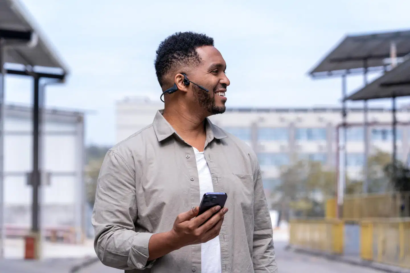 Shokz OpenComm2 2025 Upgrade Langaton Bluetooth-Toimistokuuloke Korvakoukulla Musta - 6