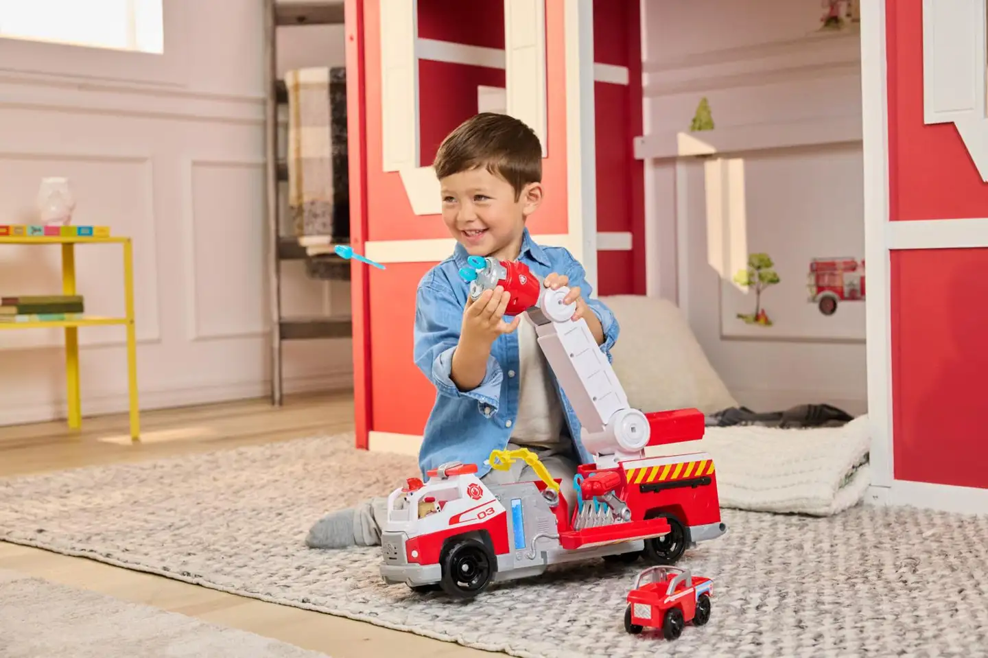 Paw Patrol Fire Rescue Deluxe Firetruck - 14