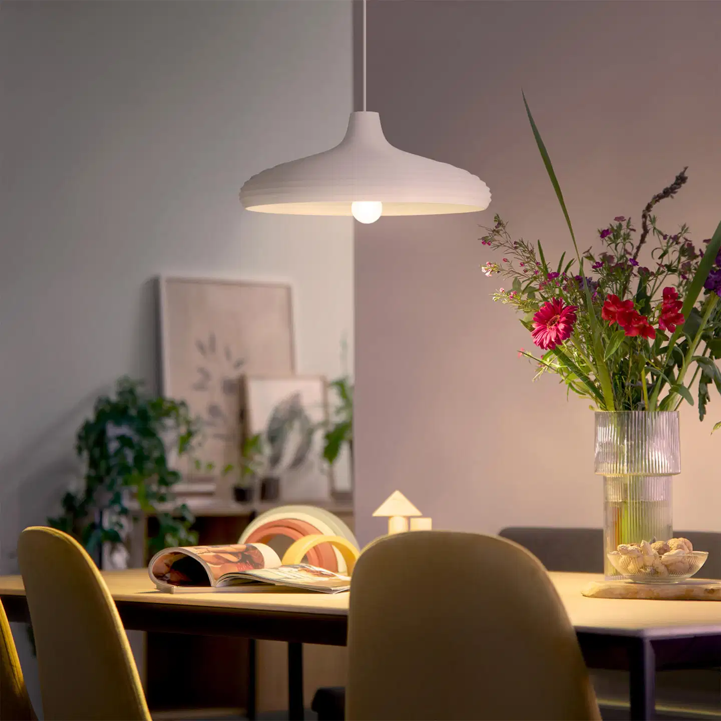Philips Ultra Efficient LED-lamppu 2W A60 E27 2700K 485LM huurrettu - 8