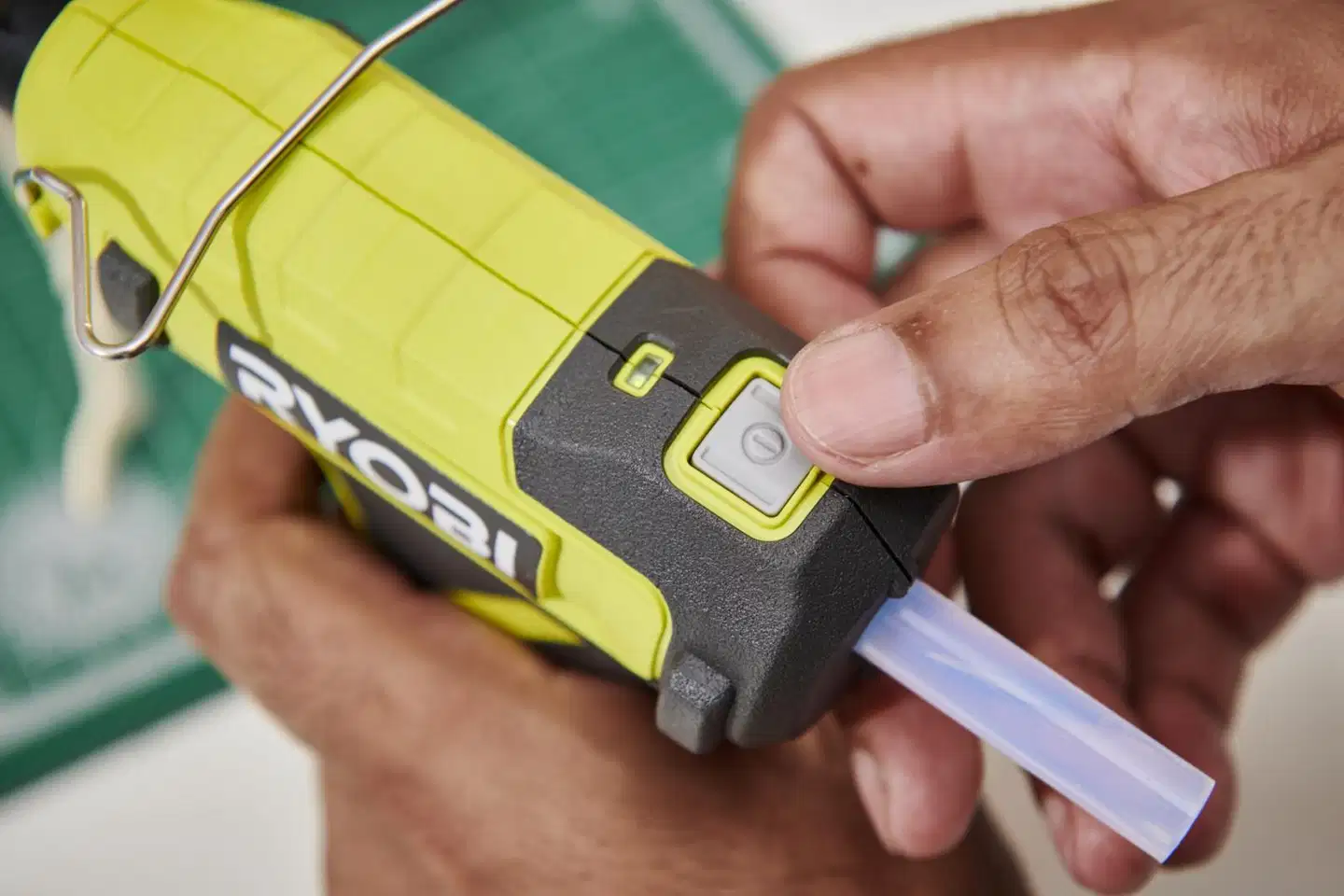 Ryobi 4V liimapistooli RGLU4-0 - 2