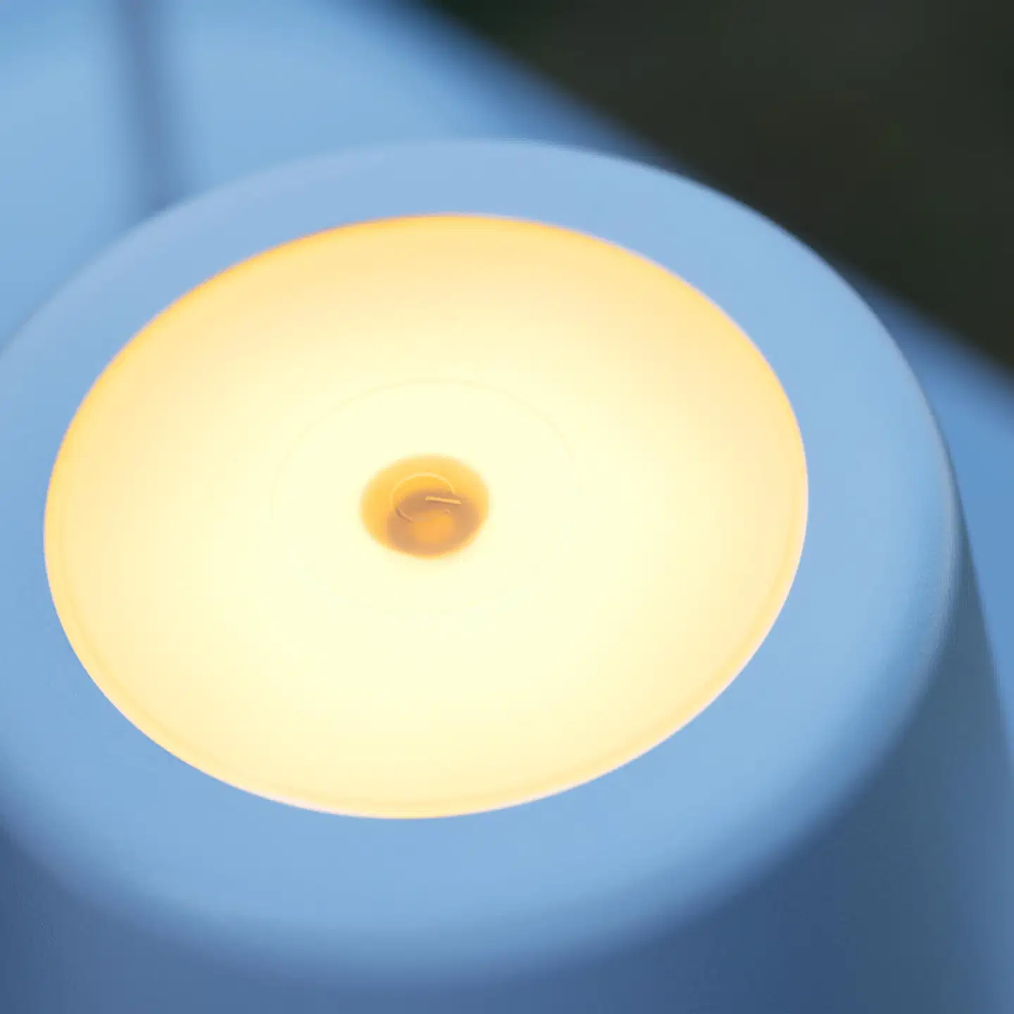 Brilliant LED-pöytävalaisin Kaami Valkoinen - 10