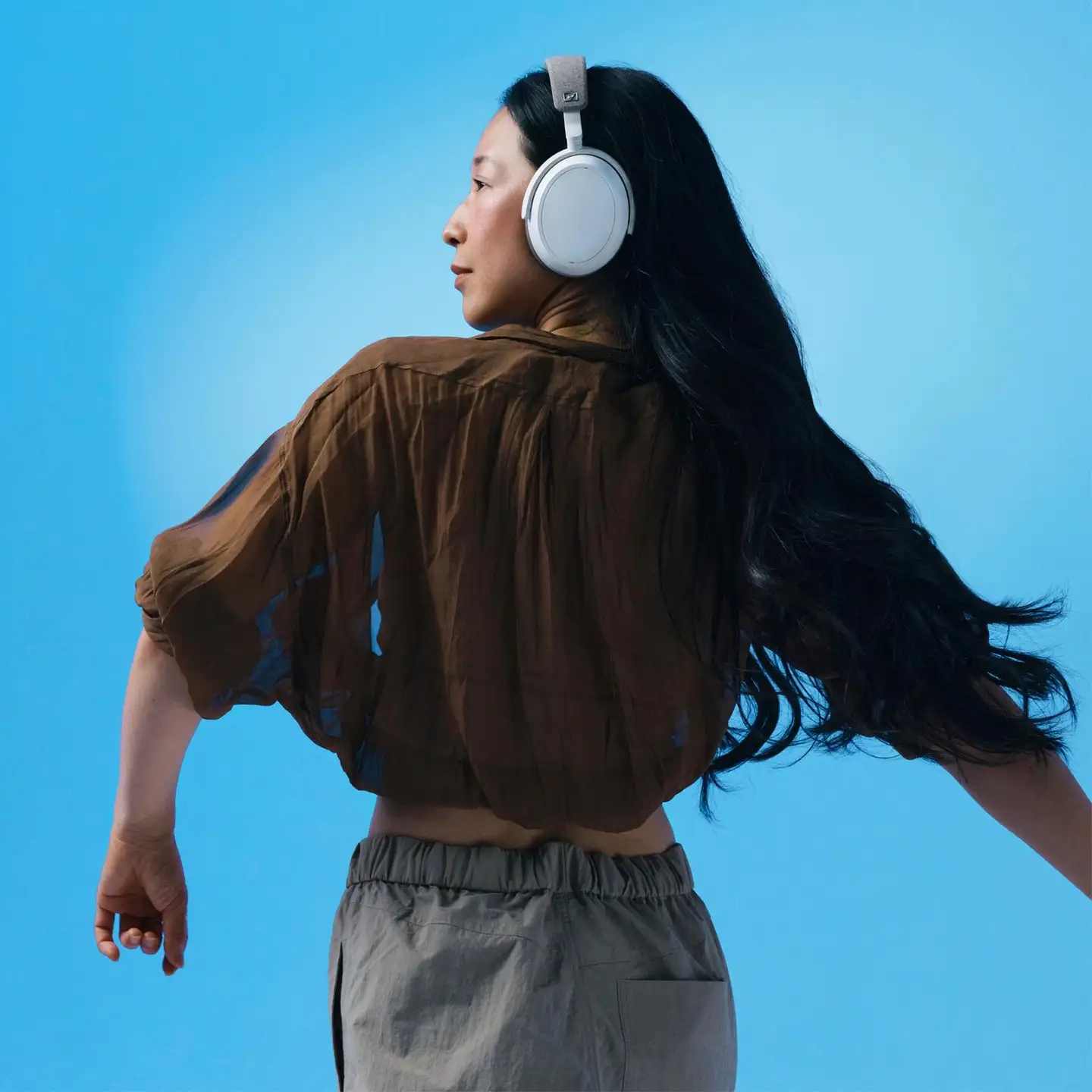 Sennheiser Momentum 4 langattomat vastamelukuulokkeet  valkoinen - 8