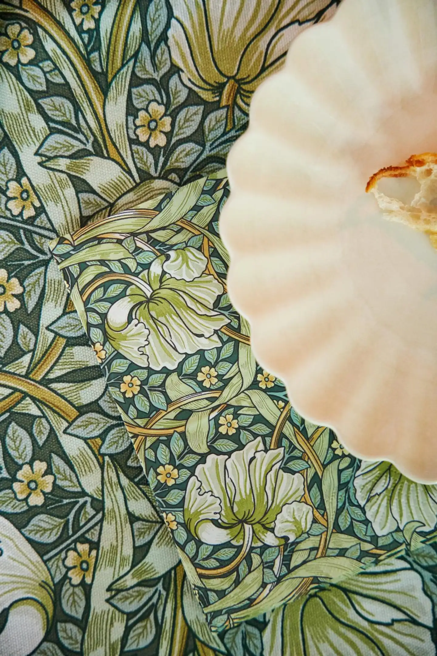 William Morris Pöytäliina Pimpernel vihreä145x250cm - 2