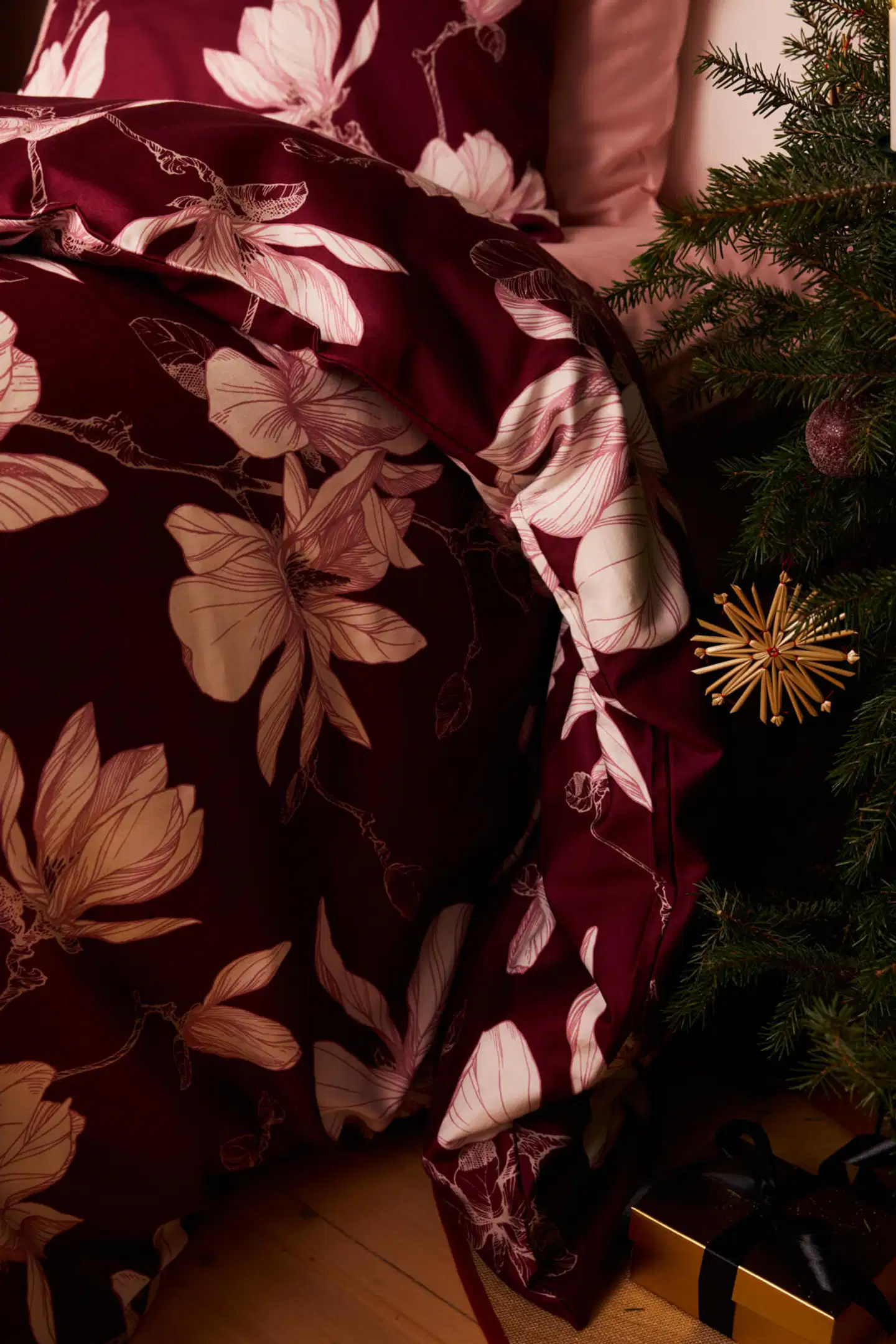 Finlayson satiini pussilakanasetti Magnolia  150X210+50x60  viininpunainen-roosa - 2