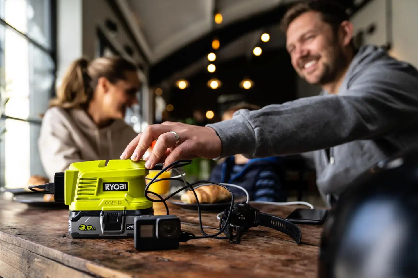 Ryobi 18V invertteri/varavirtalähde RY18BI150A-0 - 2