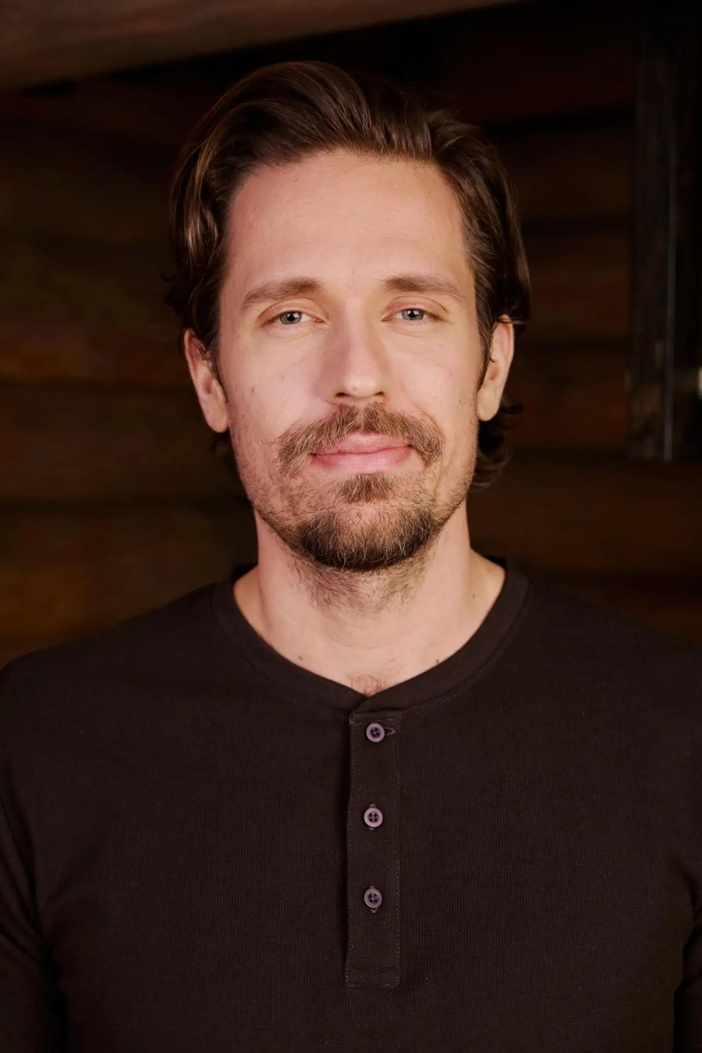 Reino&Aino miesten Henley T-paita Reino - Brown - 7