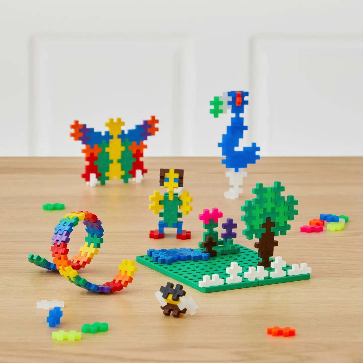 Plus-Plus Glow 2000 palaa sekä säilytyslaatikko - 3