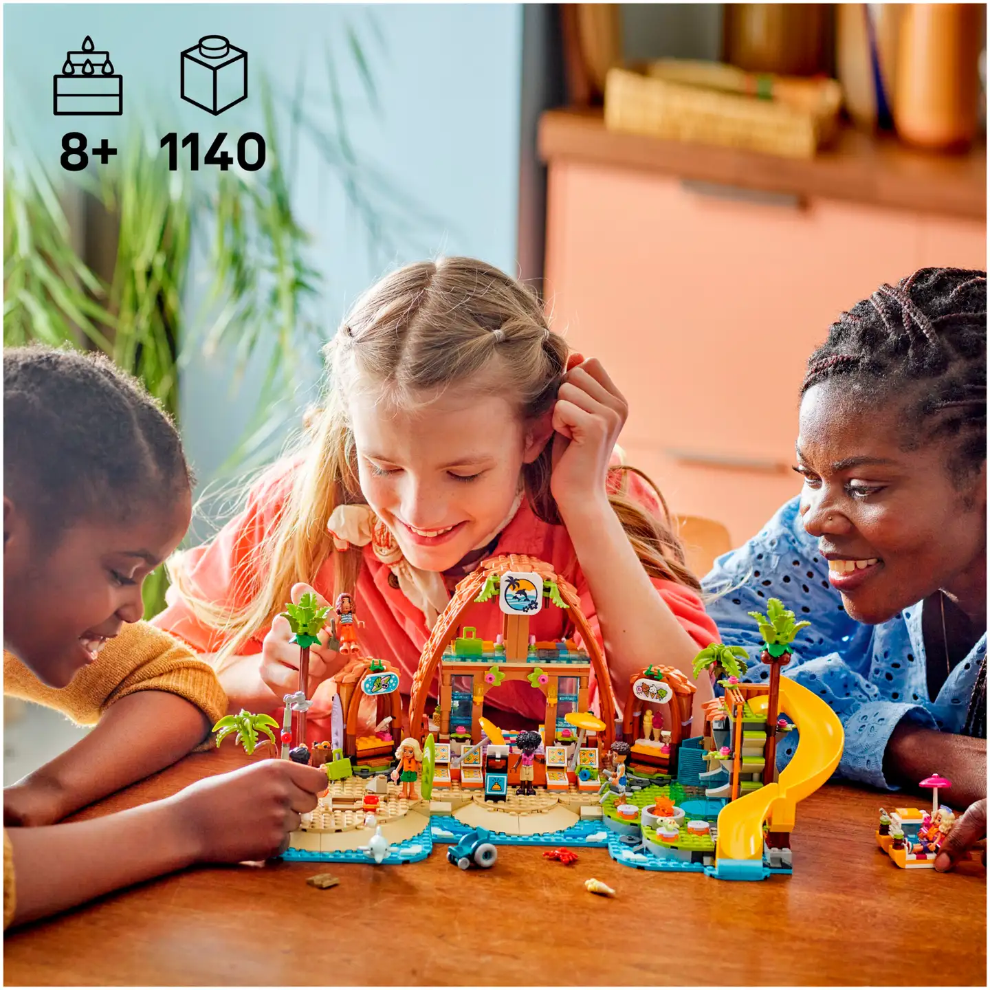 LEGO® Friends 42673 Koko perheen lomakohde meren rannalla - 9