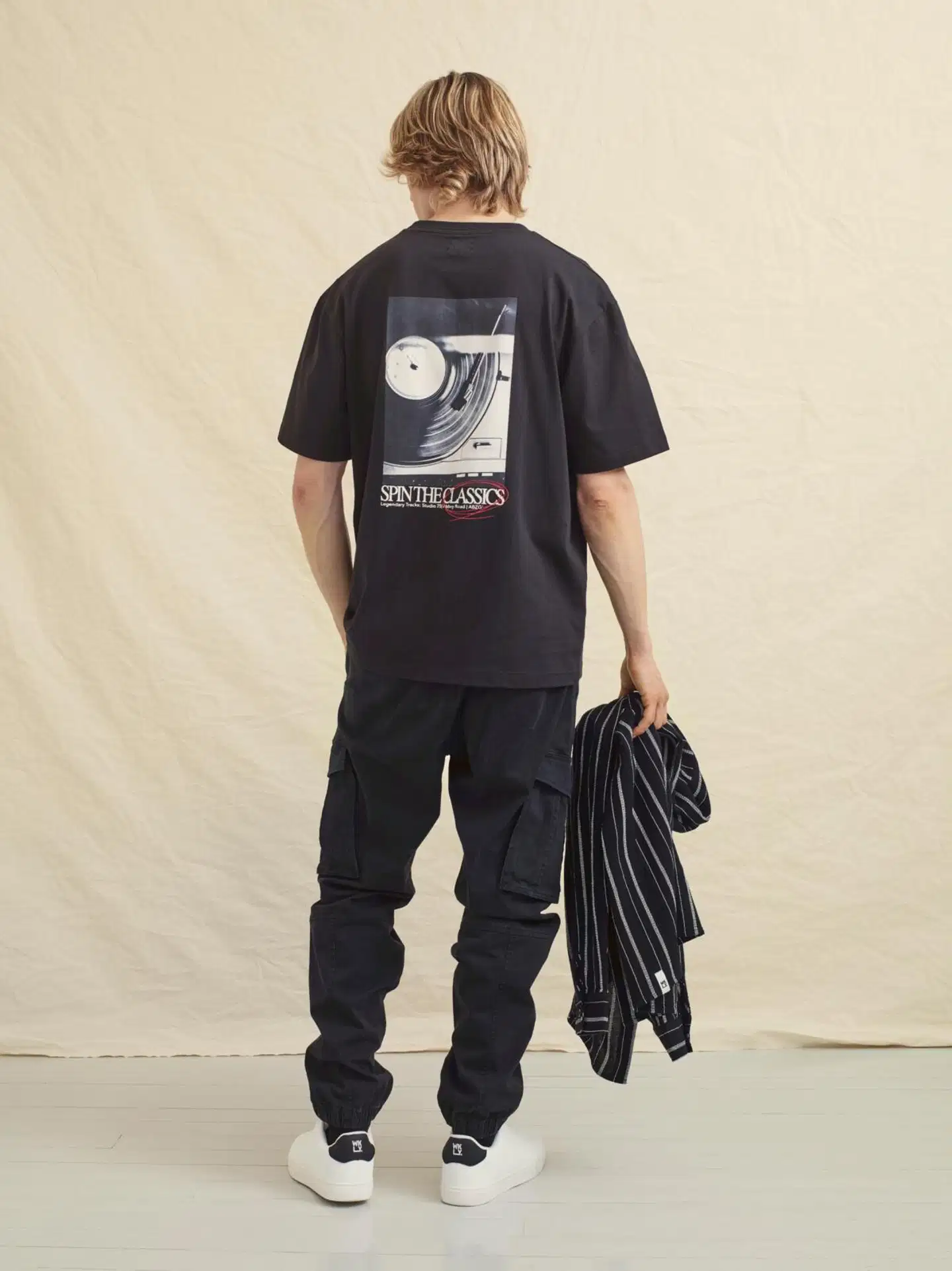 WKLY. miesten t-paita selkäprintillä 195W252602 - Black - 5