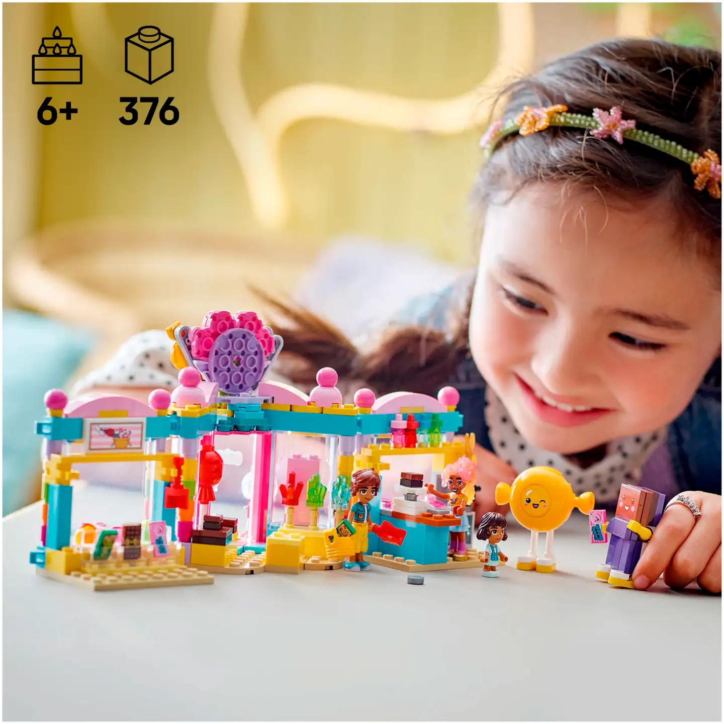 LEGO® Friends 42649 Heartlake Cityn karkkikauppa - 4