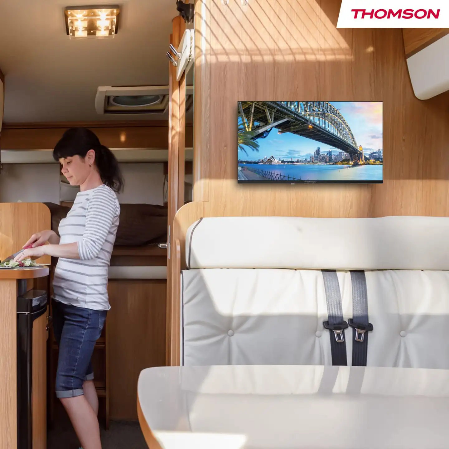 Thomson 24" HD Ready Smart LED TV 24HG2S15C mukana 12V virta-adapteri - 7