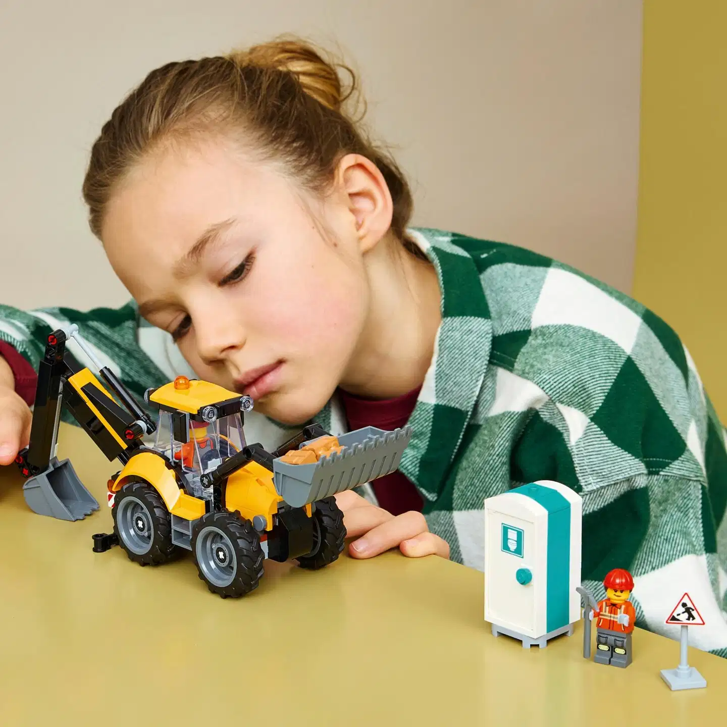 LEGO® City Great Vehicles 60480 Keltainen traktorikaivuri - 10