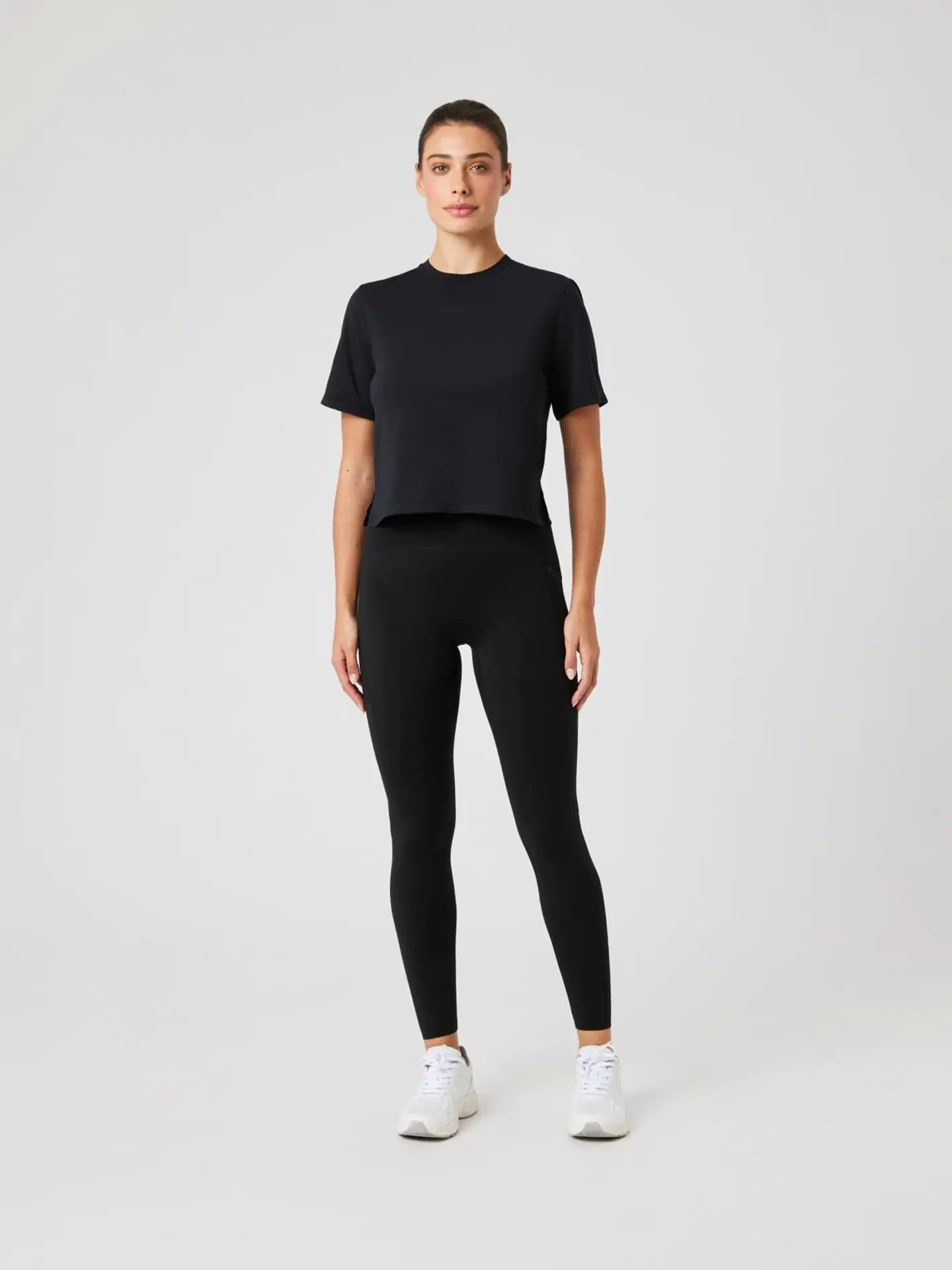 Björn Borg Naisten Borg Cropped T-paita 10004625 - BLACK - 1
